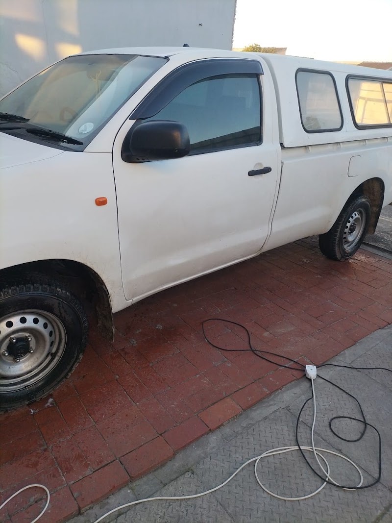 Revive & Ride Carwash - Photo 3